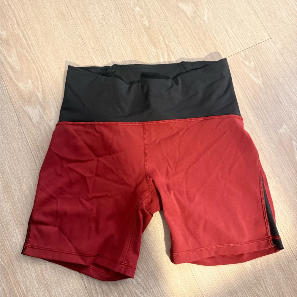 LuluLemon Maroon/Red Shorts♥️🖤